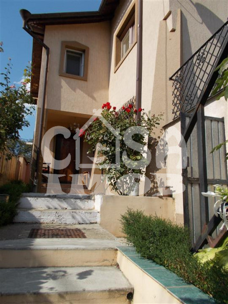 Comision 0 -Vanzare casa P+1 semicentral in Targoviste