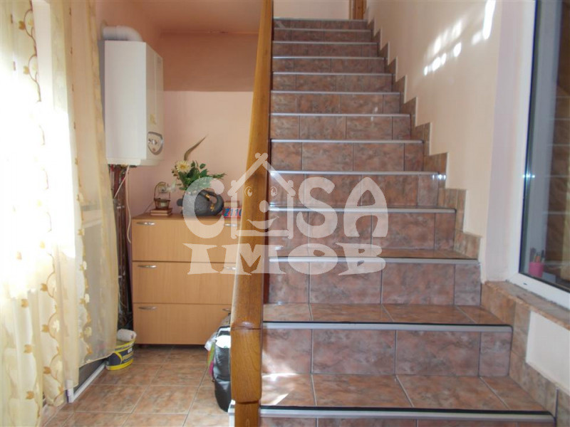 Comision 0 -Vanzare casa P+1 semicentral in Targoviste