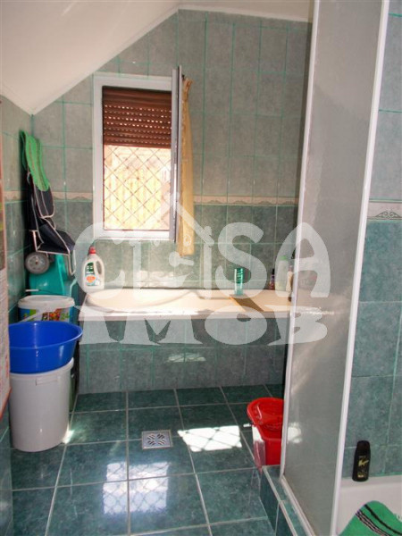 Comision 0 -Vanzare casa P+1 semicentral in Targoviste