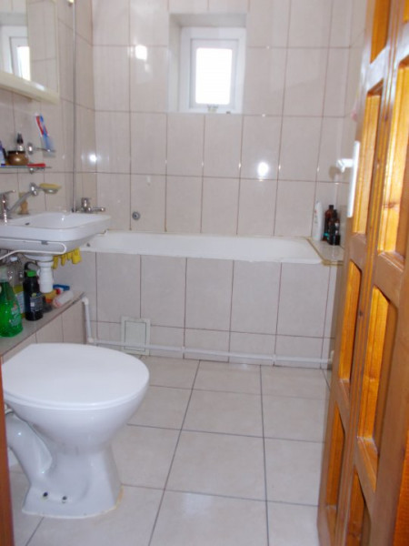 Comision 0 - apartament 3 camere, decomandat, micro 11 Targoviste