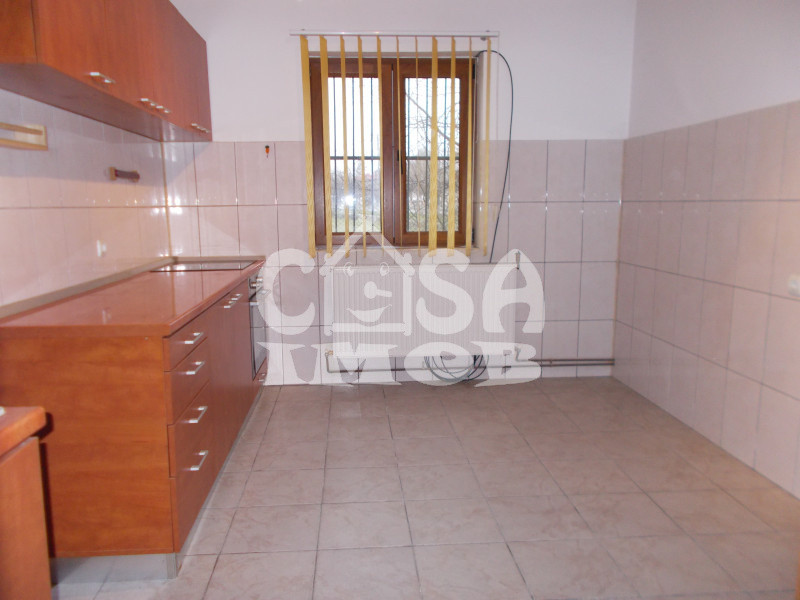 COMISION 0-Vanzare casa in Racari, jud. Dâmbovița