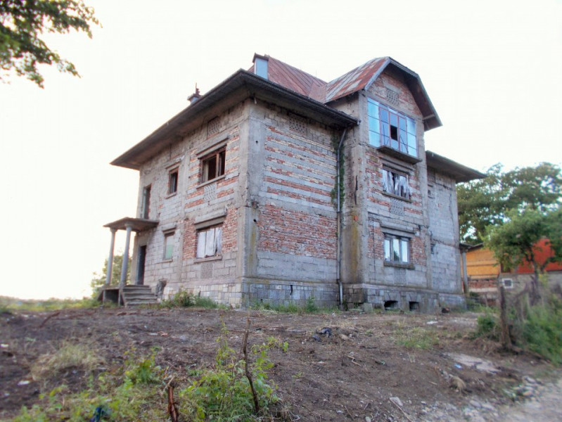 Comision 0 - Vânzare casă tip conac în Valea Voievozilor, jud. Dâmbovița