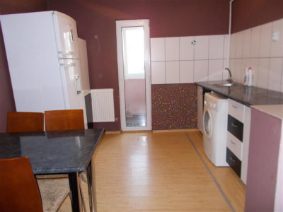 Inchiriere apartament 3 camere, decomandat micro 4 Targoviste