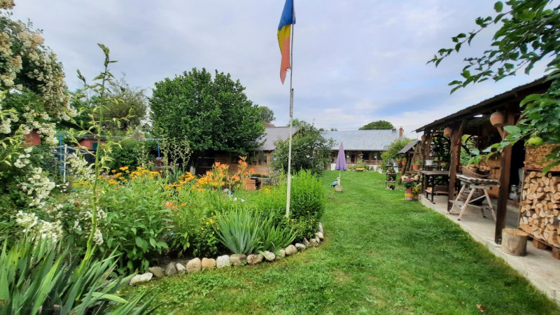 COMISION 0-Vanzare casă rustică în Voinești, jud. Dâmbovița