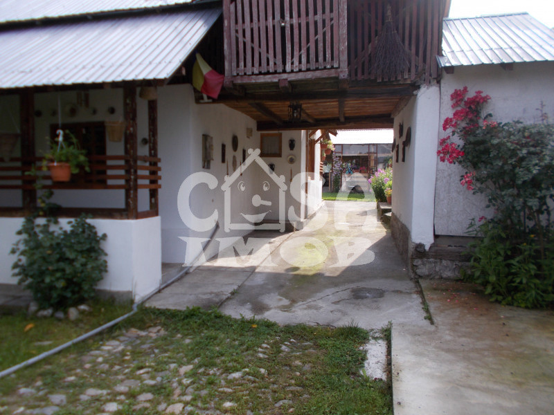 COMISION 0-Vanzare casă rustică în Voinești, jud. Dâmbovița