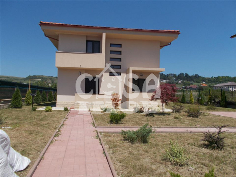 VANZARE VILA P+1  in Targoviste - Al.Manastirii Dealu