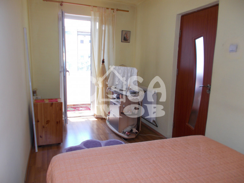 Comision 0 - Vânzare apartament 2 camere, etaj 3, micro 11 Târgoviște