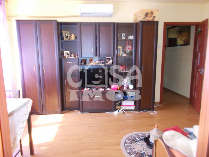 Comision 0 - Vânzare apartament 2 camere, etaj 3, micro 11 Târgoviște