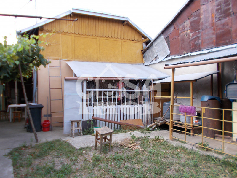 Comision 0 - Casă în centrul comunei Răzvad, judetul Dâmbovița