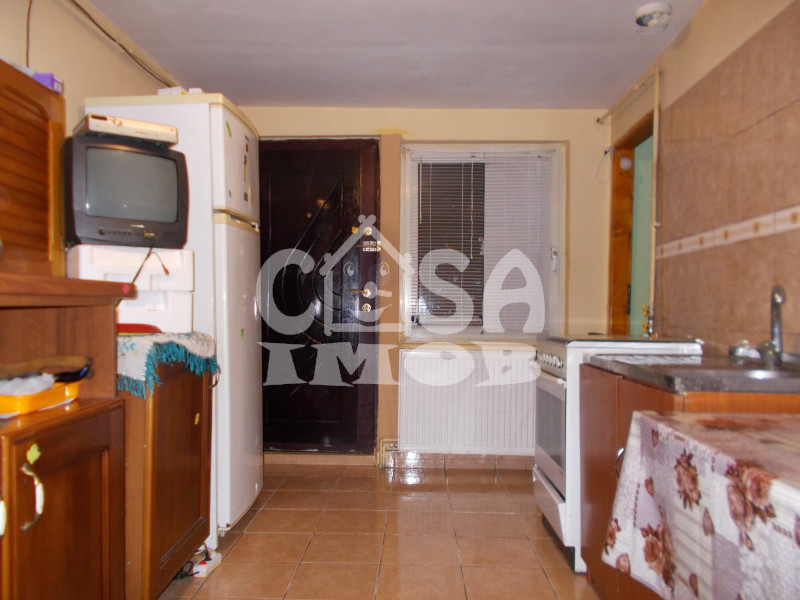 Comision 0 - Casă în centrul comunei Răzvad, judetul Dâmbovița