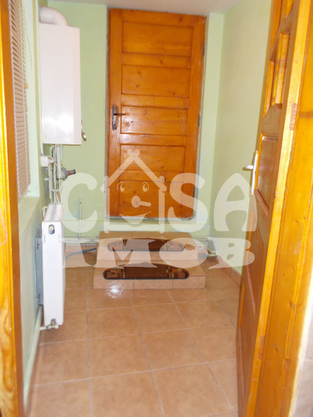 Comision 0 - Casă în centrul comunei Răzvad, judetul Dâmbovița