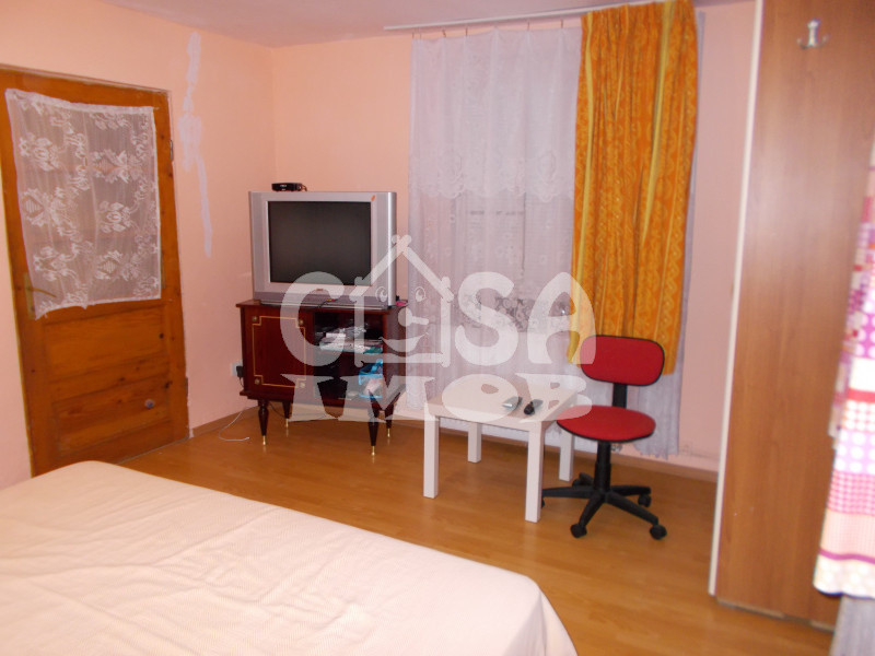 Comision 0 - Casă în centrul comunei Răzvad, judetul Dâmbovița