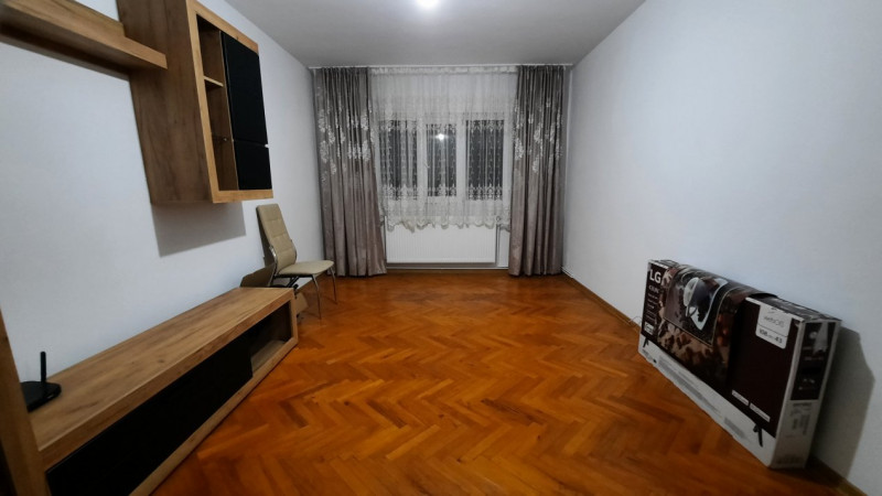 Vânzare apartament 3 camere, etaj 3 în apropiere de Mall - Târgoviște