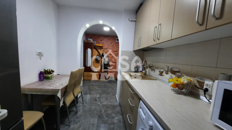 Vânzare apartament 3 camere, etaj 3 în apropiere de Mall - Târgoviște