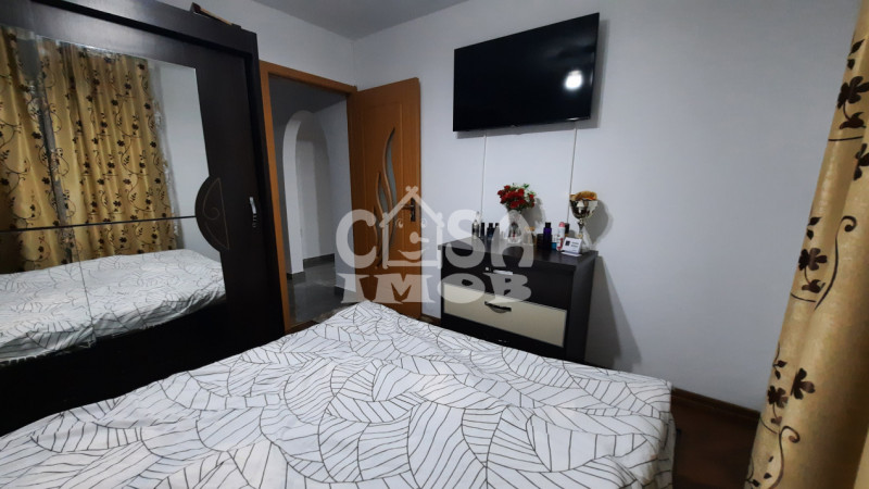 Vânzare apartament 3 camere, etaj 3 în apropiere de Mall - Târgoviște