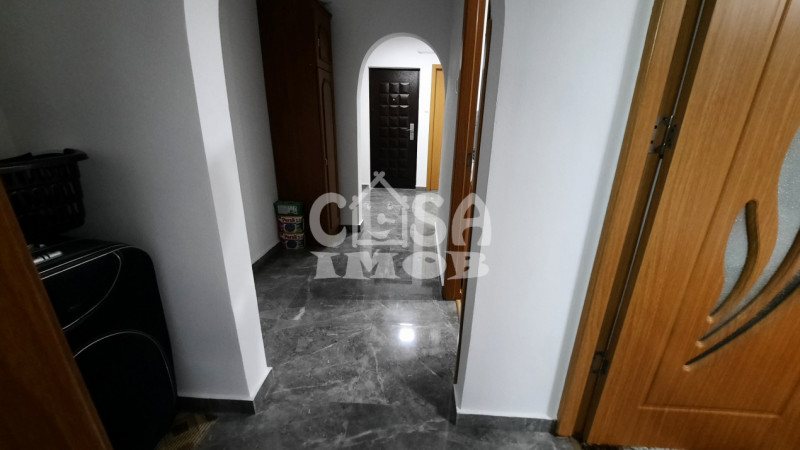 Vânzare apartament 3 camere, etaj 3 în apropiere de Mall - Târgoviște