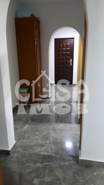 Vânzare apartament 3 camere, etaj 3 în apropiere de Mall - Târgoviște