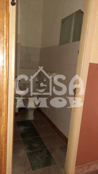 GĂEȘTI, strada Cuza Vodă, nr. 10 -  SE VINDE PEȘTERA CU SCAUNE