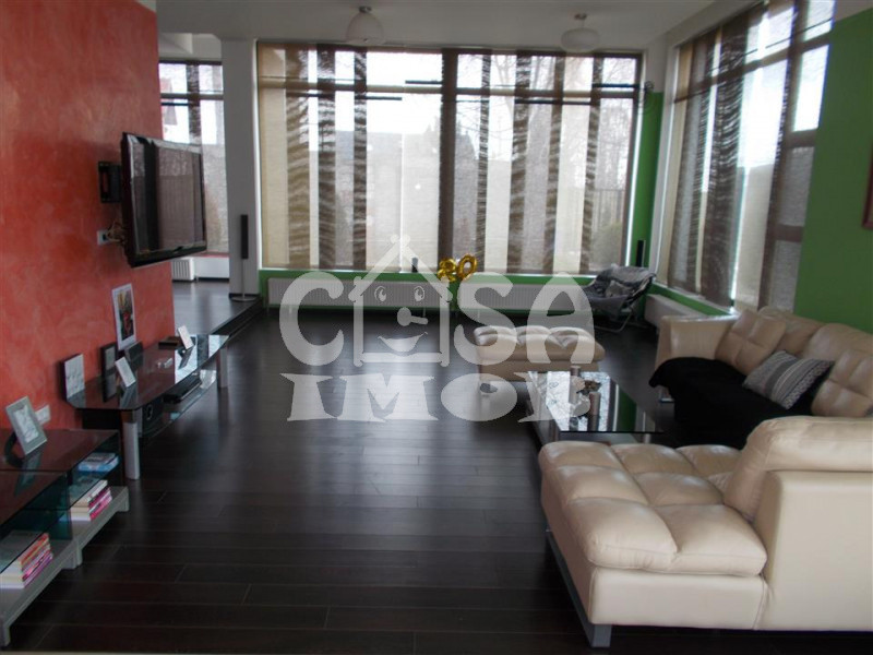 Vanzare vila deosebita in Aninoasa