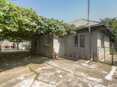 Bucurestii Noi Buc-Targoviste Str.Libelulei casa caramida teren 405mp