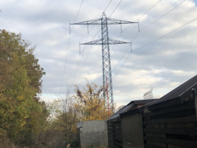 Teren la liziera padurii 