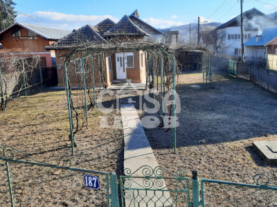 Comision 0 - Vânzare casă în Pucioasa, pe Bulevard, jud. Dâmbovița