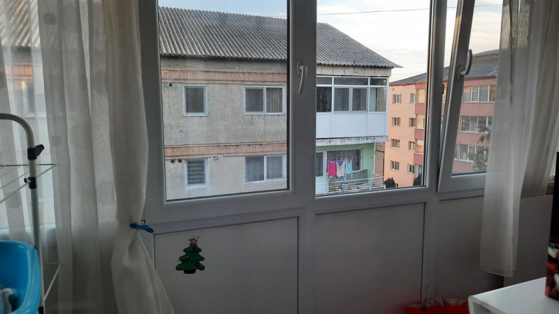 Vânzare apartament 3 camere, etaj 4, în Balaban - Târgoviște