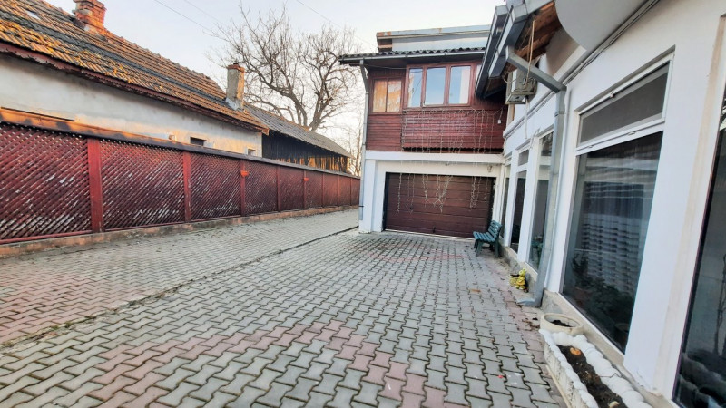 Comision 0 - Casa cu potential comercial, in Ulmi, judetul Dâmbovița