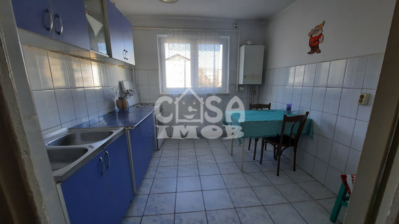COMISION 0-Vanzare apartament 2 camere, etaj 2, micro 11 Targoviste