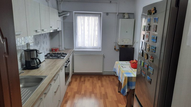 Comision 0 - Vânzare apartament 2 camere, etaj 2, micro 12 Târgoviște