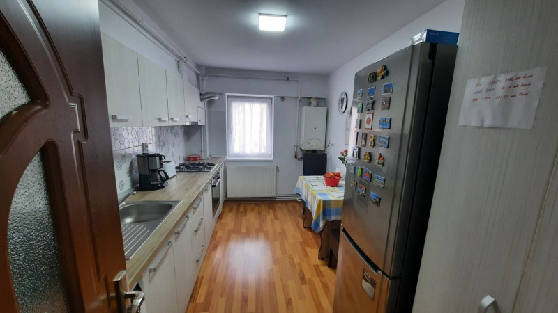 Comision 0 - Vânzare apartament 2 camere, etaj 2, micro 12 Târgoviște