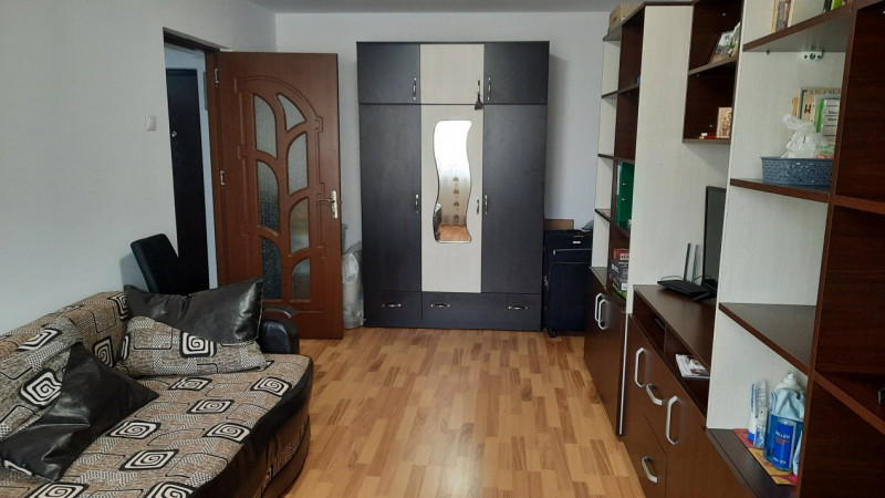 Comision 0 - Vânzare apartament 2 camere, etaj 2, micro 12 Târgoviște