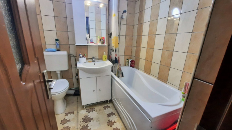 Comision 0 - Vânzare apartament 2 camere, etaj 2, micro 12 Târgoviște