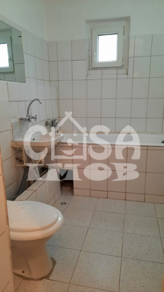 Comision 0 - Vânzare apartament 3 camere, etaj 1, micro 3 Târgoviște