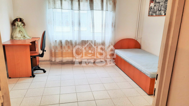 Comision 0 - Vânzare apartament 3 camere, etaj 1, micro 3 Târgoviște