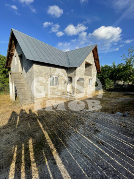 Comision 0 - Vânzare casă 3 camere + teren 1.932 mp în Pădureni, jud. Dâmbovita