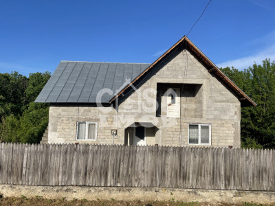 Comision 0 - Vânzare casă 3 camere + teren 1.932 mp în Pădureni, jud. Dâmbovita