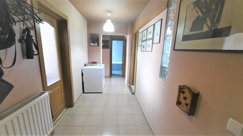 Comision 0 - Apartament 3 camere, decomandat în Târgoviște