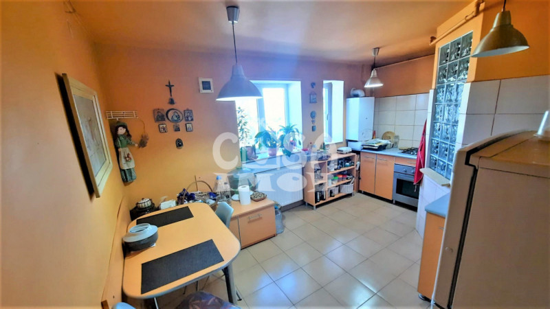 Comision 0 - Apartament 3 camere, decomandat în Târgoviște