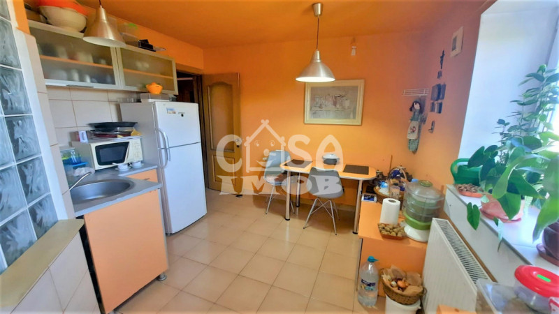 Comision 0 - Apartament 3 camere, decomandat în Târgoviște