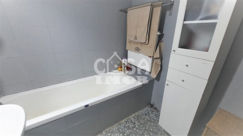 Comision 0 - Apartament 3 camere, decomandat în Târgoviște