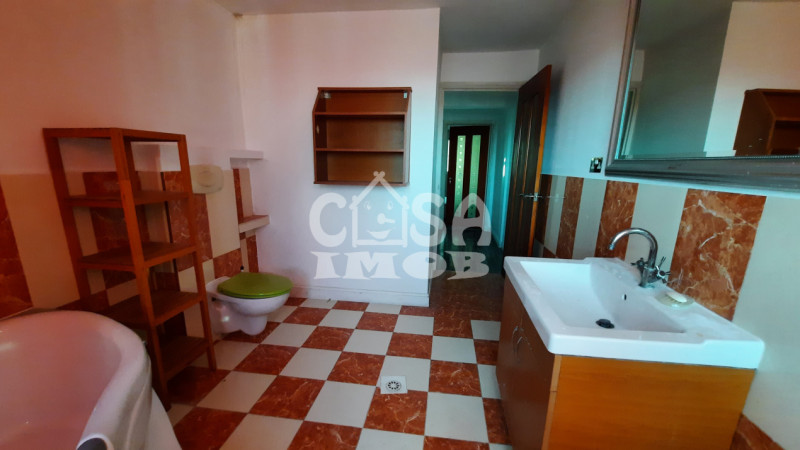 Comision 0 - Vânzare apartament 3 camere, decomandat lângă Piața 1 Mai