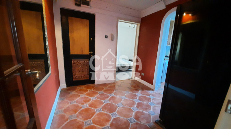 Comision 0 - Vânzare apartament 3 camere, decomandat lângă Piața 1 Mai