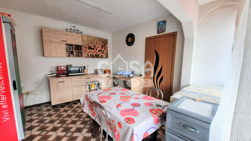 Comision 0 - Casă în centrul comunei Răzvad, judetul Dâmbovița