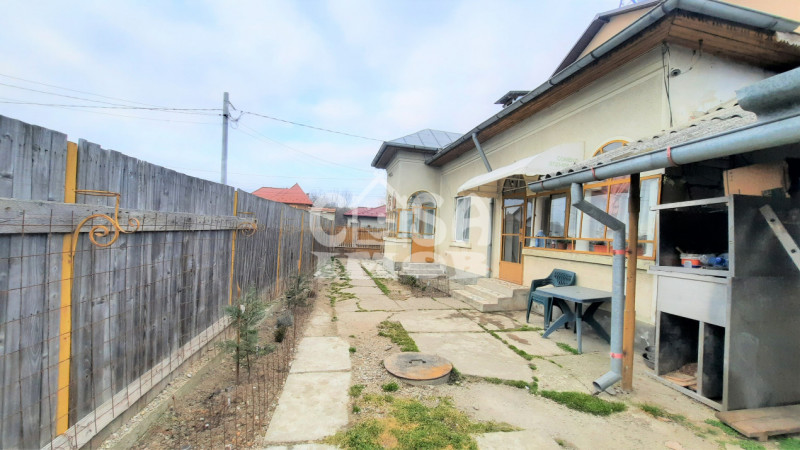 Comision 0 - Casă în centrul comunei Răzvad, judetul Dâmbovița