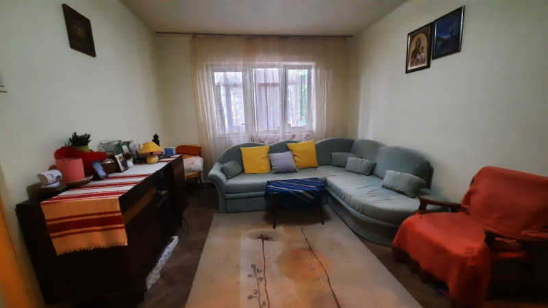 Comision 0 - Vânzare apartament 2 camere, micro 9, etaj 1, în Târgoviște