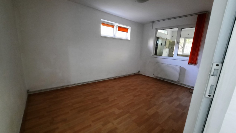 Inchiriere apartament in vila, pretabil cabinet medical, in Targoviste