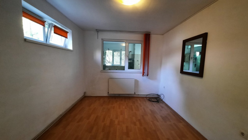 Inchiriere apartament in vila, pretabil cabinet medical, in Targoviste