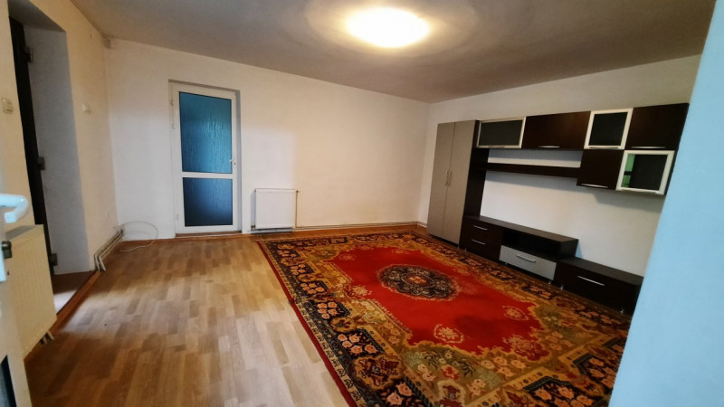 Inchiriere apartament in vila, pretabil cabinet medical, in Targoviste