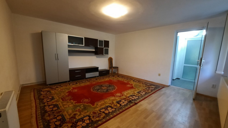 Inchiriere apartament in vila, pretabil cabinet medical, in Targoviste